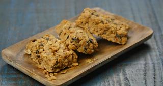 Berry Nuts Granola Bars