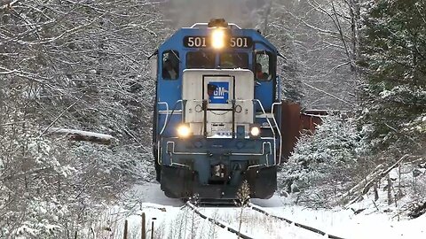 This Train Flies Across A Rural Crossing In Wisconsin! #trains #trainvideo | Jason Asselin