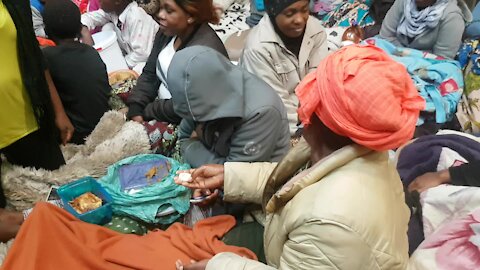 SOUTH AFRICA - Cape Town - Refugees and asylum seekers camp outside UN High Commissioner for Refugees (UNHCR) offices (Video) (opP)