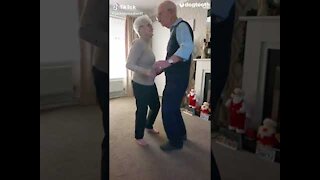 Ederly couple become tiktok star with dancing video