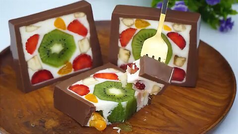 Do u have milk, 🥛 chocolate 🍫 and fruits? make this delicious 😋 desert