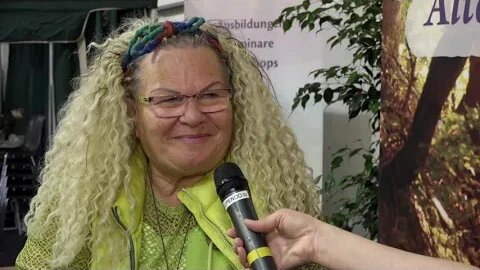 Annemarie Herzog - Räucherexpertin & Buchautorin