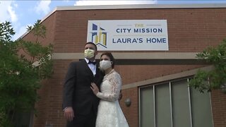 Newlyweds donate reception food to Cleveland women’s shelter