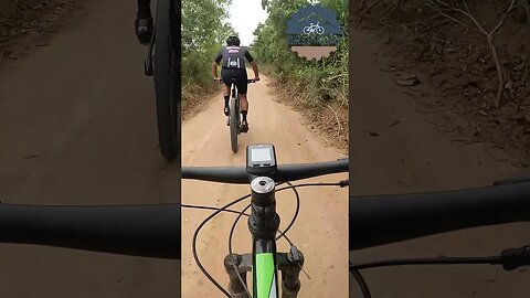 É tudo ou nada! Pra cima deles! - BIKES E TRILHAS #shorts #trilha #bike