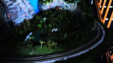 EEVblog #700 - Indiana Jones HO Scale Model Train Set