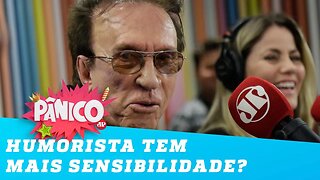 O humorista consegue variar para todos os lados? Moacyr Franco responde