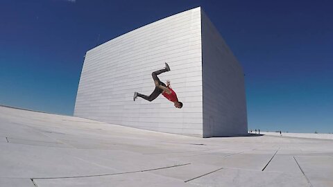 Daredevil does Rooftop jumps and stunts in Norway - Parkour and Tricking and Freerun