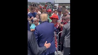 TRUMP❤️🇺🇸🥇IS LOVED🤍🇺🇸🦸‍♂️🤳BY THE PEOPLE💙🇺🇸🏅🏛️⭐️