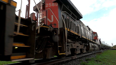 Manifest Train CN 2283 CN 2589 & CN 8850 DPU Eastbound In Sarnia