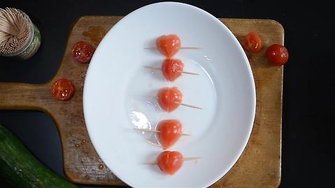 How to make cherry tomato hearts