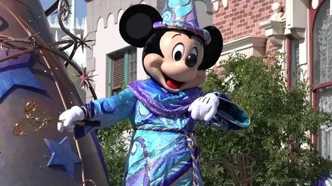 3pm Magic Happen's Parade at Disneyland