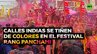 Miles de personas asisten al colorido festival indio de Rang Panchami