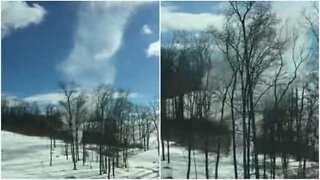 Tornado feito de neve captado numa estrada em Ohio