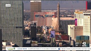 Man detained for climbing building at Paris Las Vegas