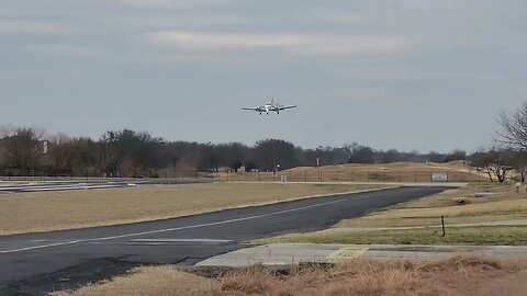 Piper Aztec short field landing at T-31.