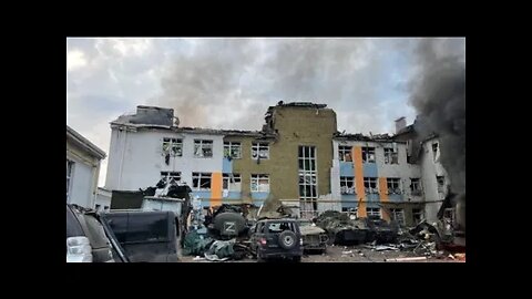 HIMARS attack dormitory where "Wagners" were staying - The building completely destroyed