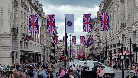 piccadilly circus ready for the queen's jubilee #london