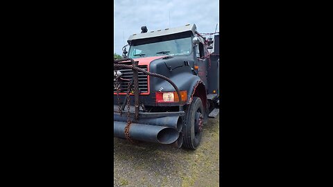 Mitsubishi box truck tow