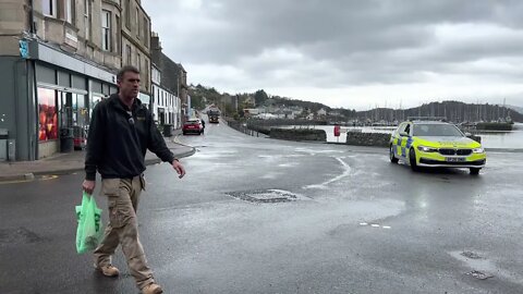 Watching the coppers in tarbert.
