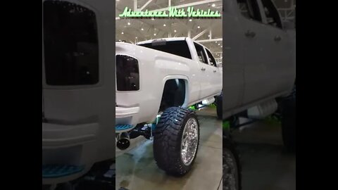 LIFTED GMC TRUCK