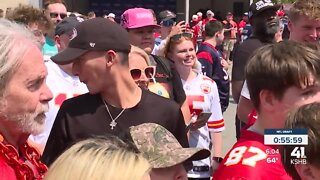 Fans enjoy festivities on 1st day of NFL Draft