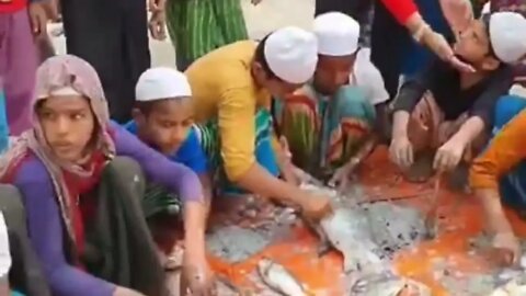 পুকুরের সব মাছ মাদ্রাসায় দিয়ে দিছে|Aktar Ahmed| Inspire|2minutes video| উন্নয়ন মুলুক কাজে সহয়তা করুন