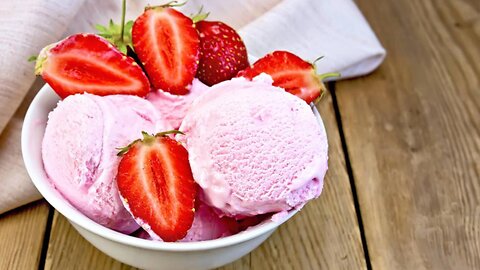 How to make Strawberry 🍓 ice cream in Home. Homemade delicious ice cream