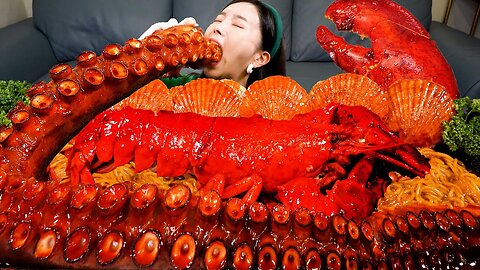 [Mukbang ASMR] 5ft! Gaint OCTOPUS legs🐙 Lobster spicy stir-fried