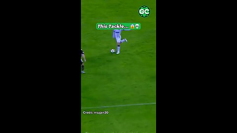 WHAT A TACKLE!!! 😱🔥🔥