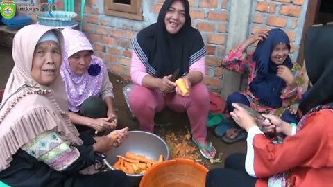 TRADISI HARI BEMASAK HAJATAN PERSEDEKAHAN JEME KITE DI DESA JOKOH PAGAR ALAM SUMATERA SELATAN