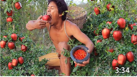 Survival in the forest Eating apple with salt peppers In a forest full of apples - Village Chef