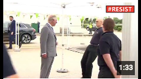 🔺Prince Charles talks to a Vaxxed man who then collapses outside the Vaxx Bus ASDA