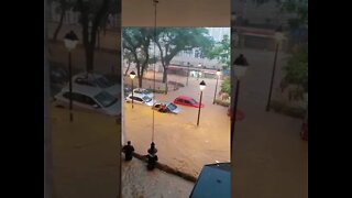Fortes chuvas em Petrópolis - #SOSPetrópolis! 1644977312127 1