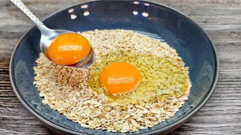 This egg with oatmeal recipe is so delicious I can cook it almost every day! Top recipe!