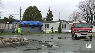 Storm rips off roof, leaves behind more damage in Sterling Heights mobile home park
