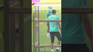 NEYMAR TRAVA BRIGA COM THIAGO SILVA