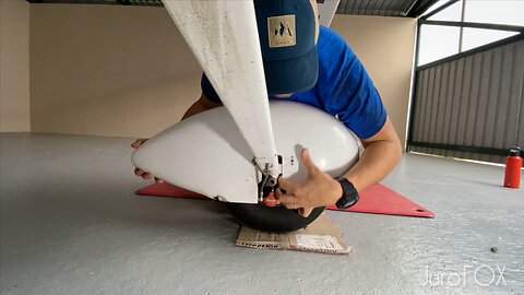 Failing at mounting the wheel pants (part 2