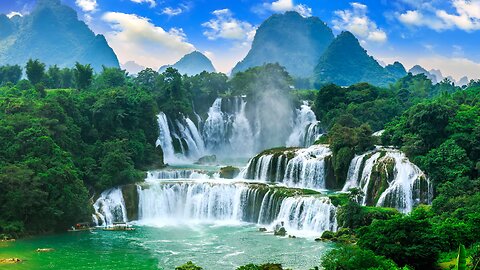 Iguazu Falls in HDR - Ultra HD Nature Documentary