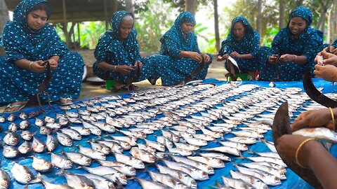 400 Pieces Tuna Fish Fry Curry - Small Tuna Fish Cutting & Cooking in Village