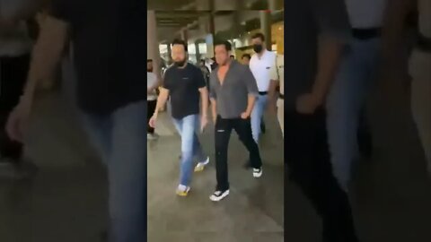 Salman Khan snapped at Mumbai #airport #shorts #salmankhan