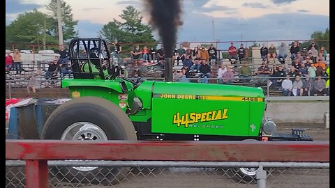 Tractor Pulls '44 Special Reloaded'