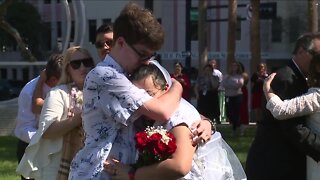 Couples choose group wedding ceremony to save headaches and money