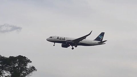 Airbus A320NEO PR-YSF na final antes de pousar em Manaus vindo de Boa Vista