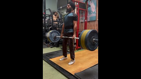 Deadlift heavy weight