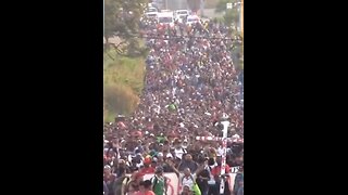 MASSIVE Crowd of Illegals Head Towards Biden's Open Border