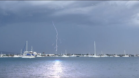 Ep 12 | Boat refit week 8 | Beautiful skies | Big storms!