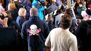 Pan of the Ron Paul event at the Red Barn Hollis nh.AVI