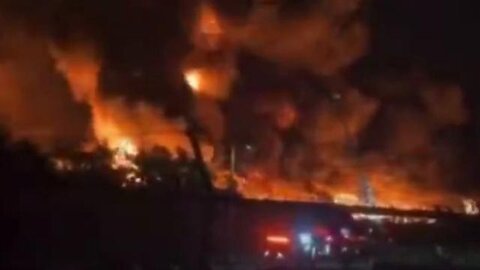 MASSIVE FIRE AT RECYCLING PLANT IN NEWPORT, TENNESSEE