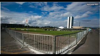 NOTICIA urgente: Praça dos Três Poderes em Brasília cercada