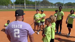 Youth baseball clinic teaches kids in Tampa